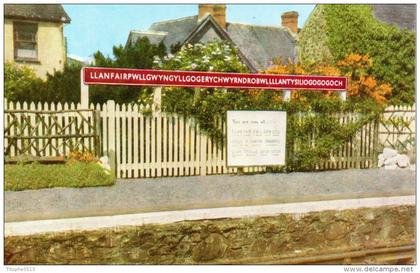 GRANDE-BRETAGNE. Carte postale de la commune de Llanfair.