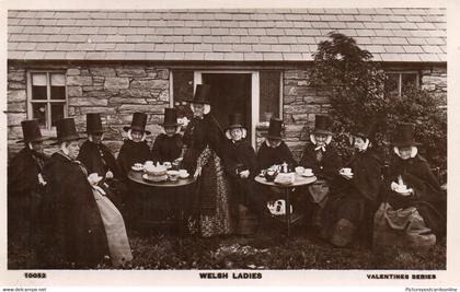 WELSH LADIES NICE OLD R/P POSTCARD POSTED IN AMLWCH ANGLESEY