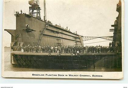 Royaume-Uni - Angleterre - BARROW-IN-FURNESS - Brazilian Floating Dock in Walney Chanel