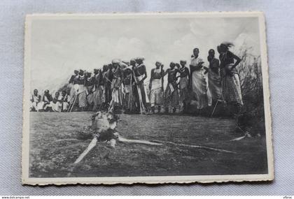 Cpm, Ruanda, danseurs Watuzi au repos