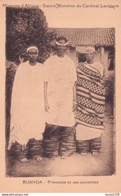 RUANDA PRINCESSE ET SES SUIVANTES