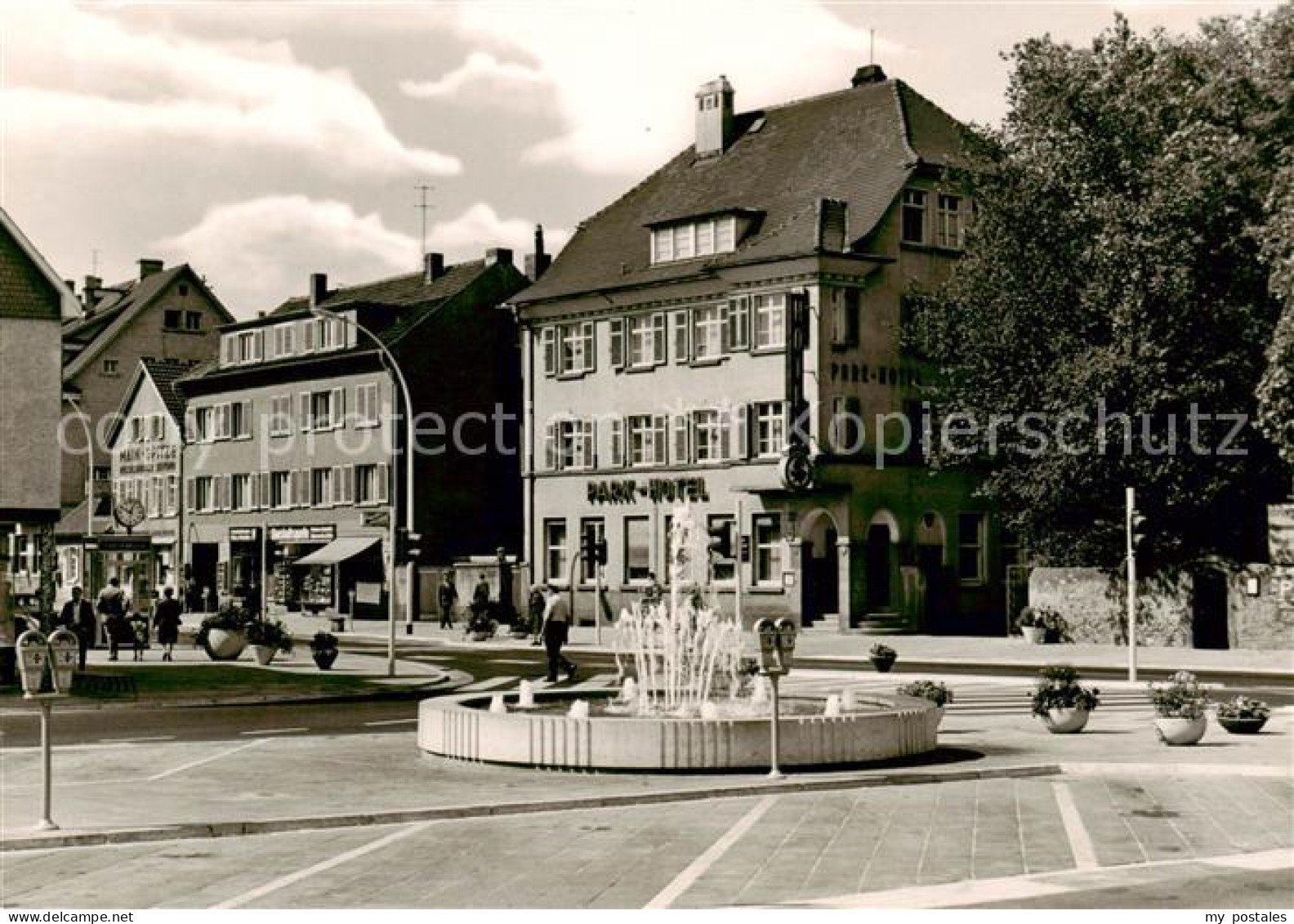 Ruesselsheim Main Friedensplatz Brunnen Park-Hotel