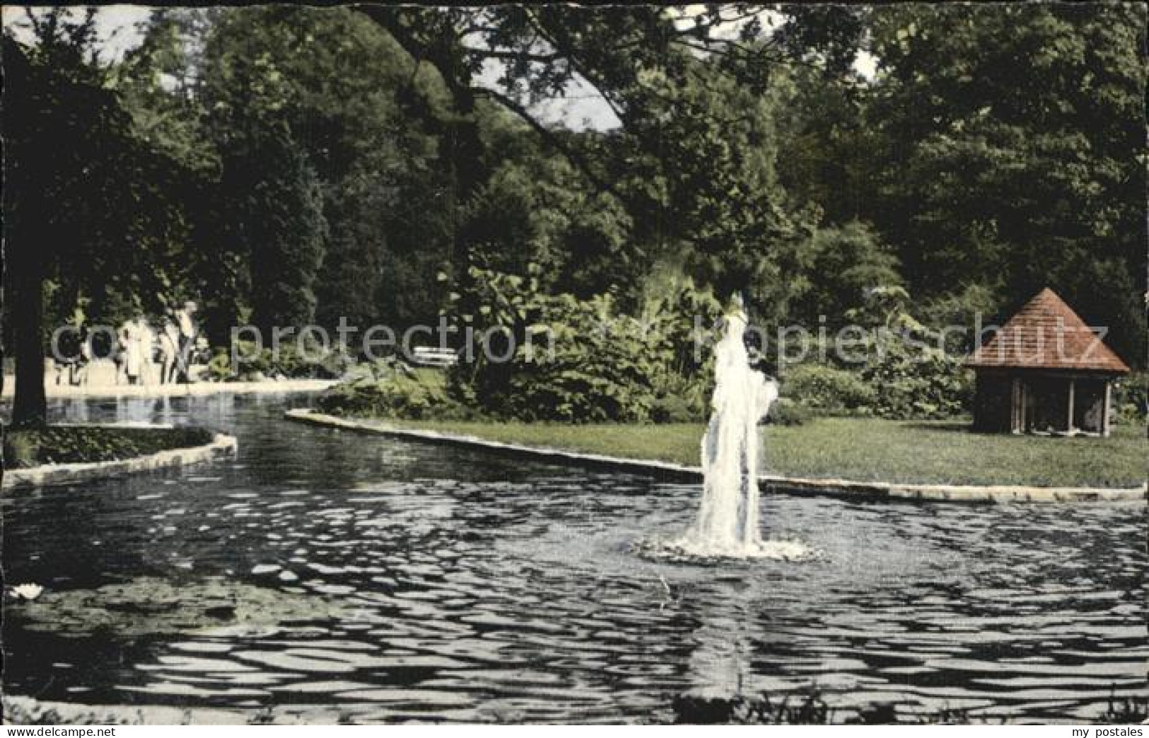 Ruesselsheim Main Stadtpark Fontaene