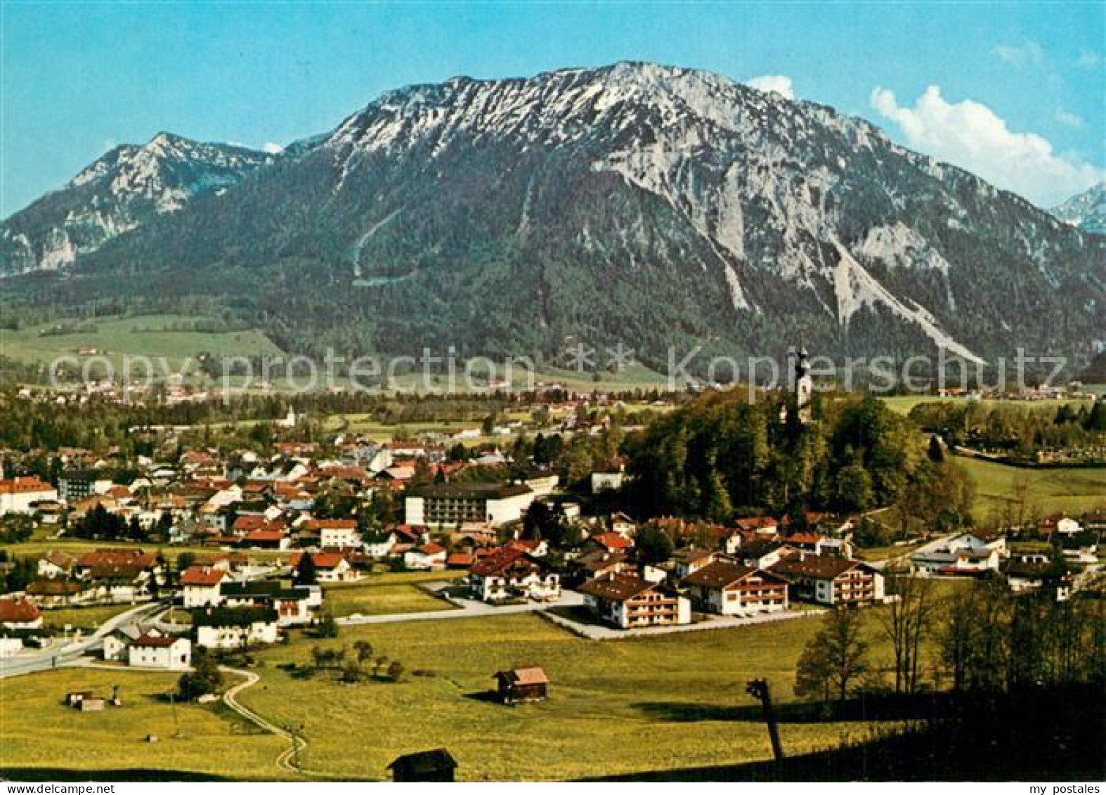 Ruhpolding Bayern Gesamtansicht mit Rauschberg Chiemgauer Alpen