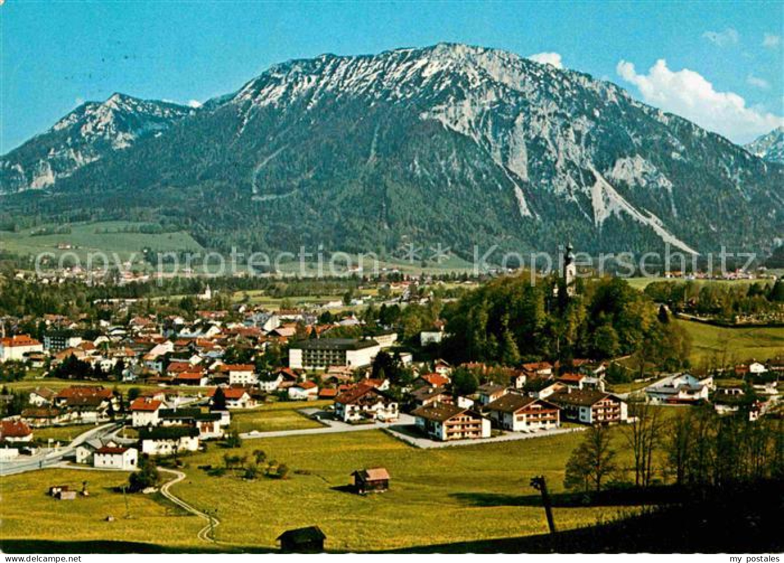 Ruhpolding Bayern Gesamtansicht mit Rauschberg Chiemgauer Alpen