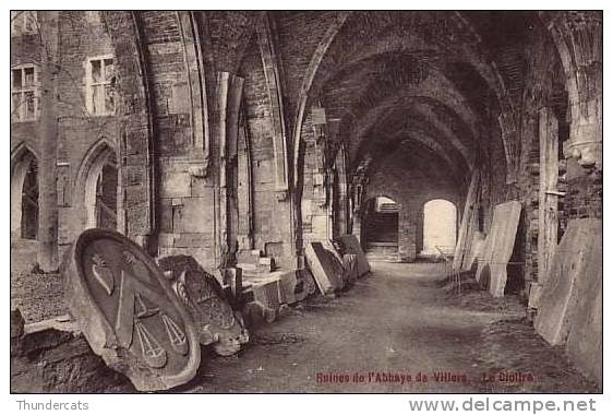 RUINES DE L'ABBAYE DE VILLERS ** LE CLOITRE