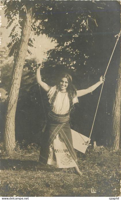 CARTE PHOTO Femme Roumanie