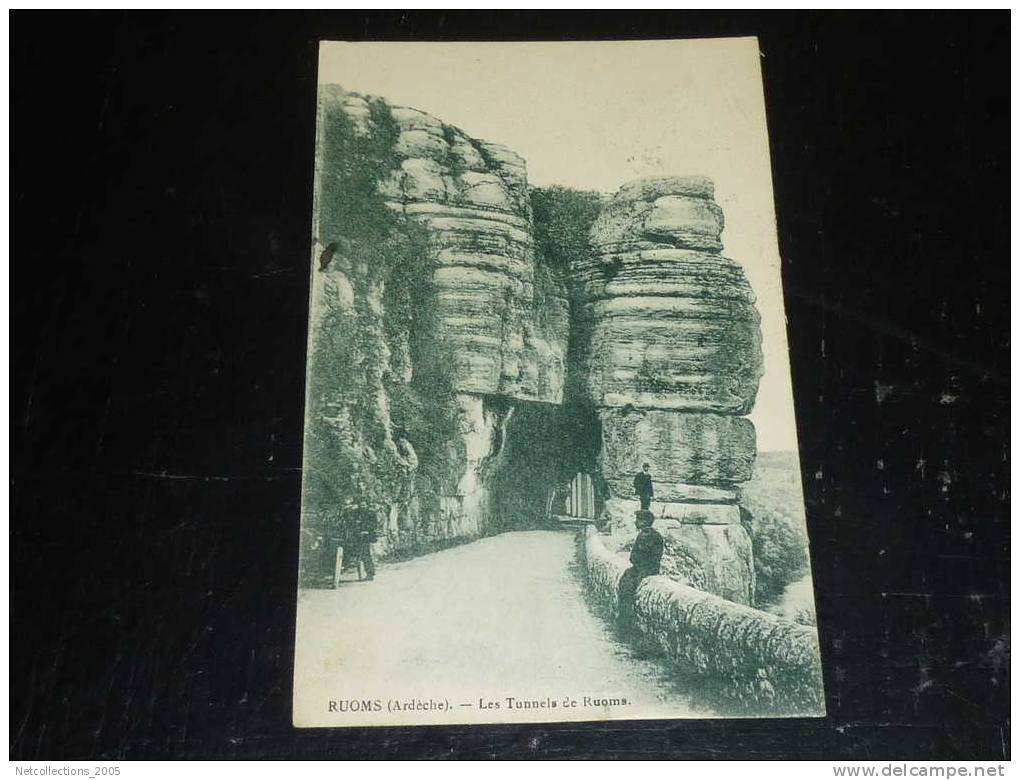 RUOMS - LES TUNNELS DE RUOMS - AVEC DES PERSONNES - 07 ARDECHE