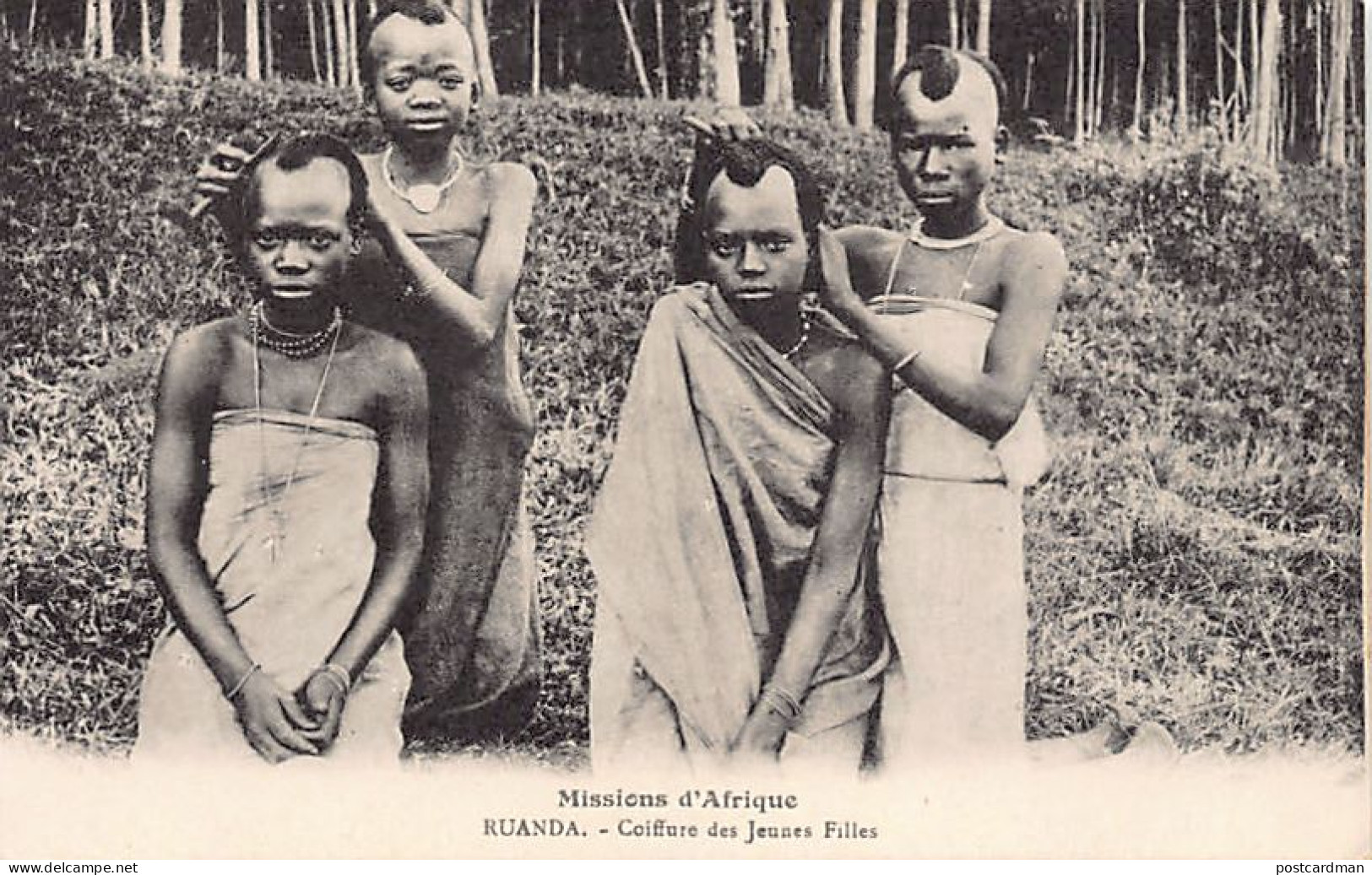 Rwanda - Coiffure des jeunes filles - Ed. Soeurs Missionnaires de Notre-Dame d'Afrique à Alger (Algérie)