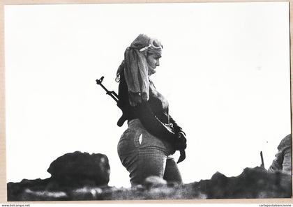 16007 / SAHARA OCCIDENTAL 1981 Combattante du Front POLISARIO Photo Christine SPENGLER Tirage N° 423/500