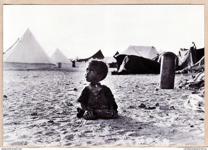 16006 / SAHARA OCCIDENTAL 1981 Famine enfant Campement du Front POLISARIO Photo SPENGLER Tirage N° 18/500