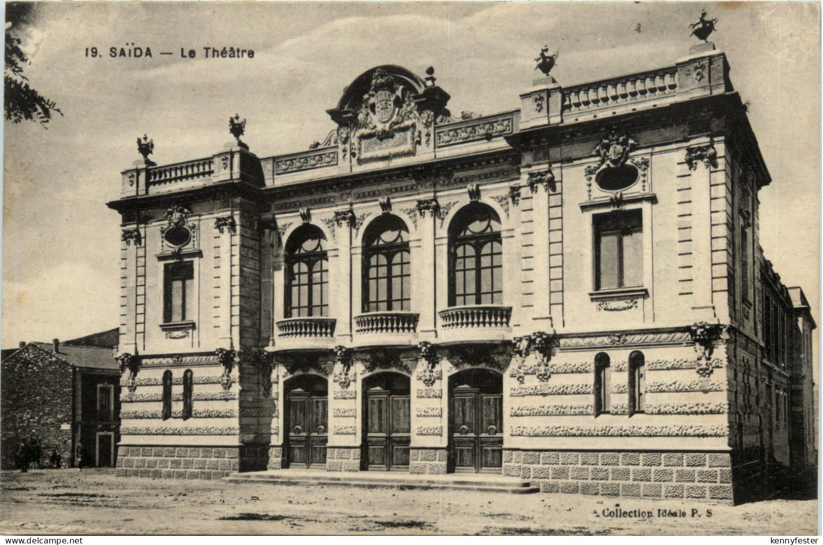 Saida,, Le Theatre