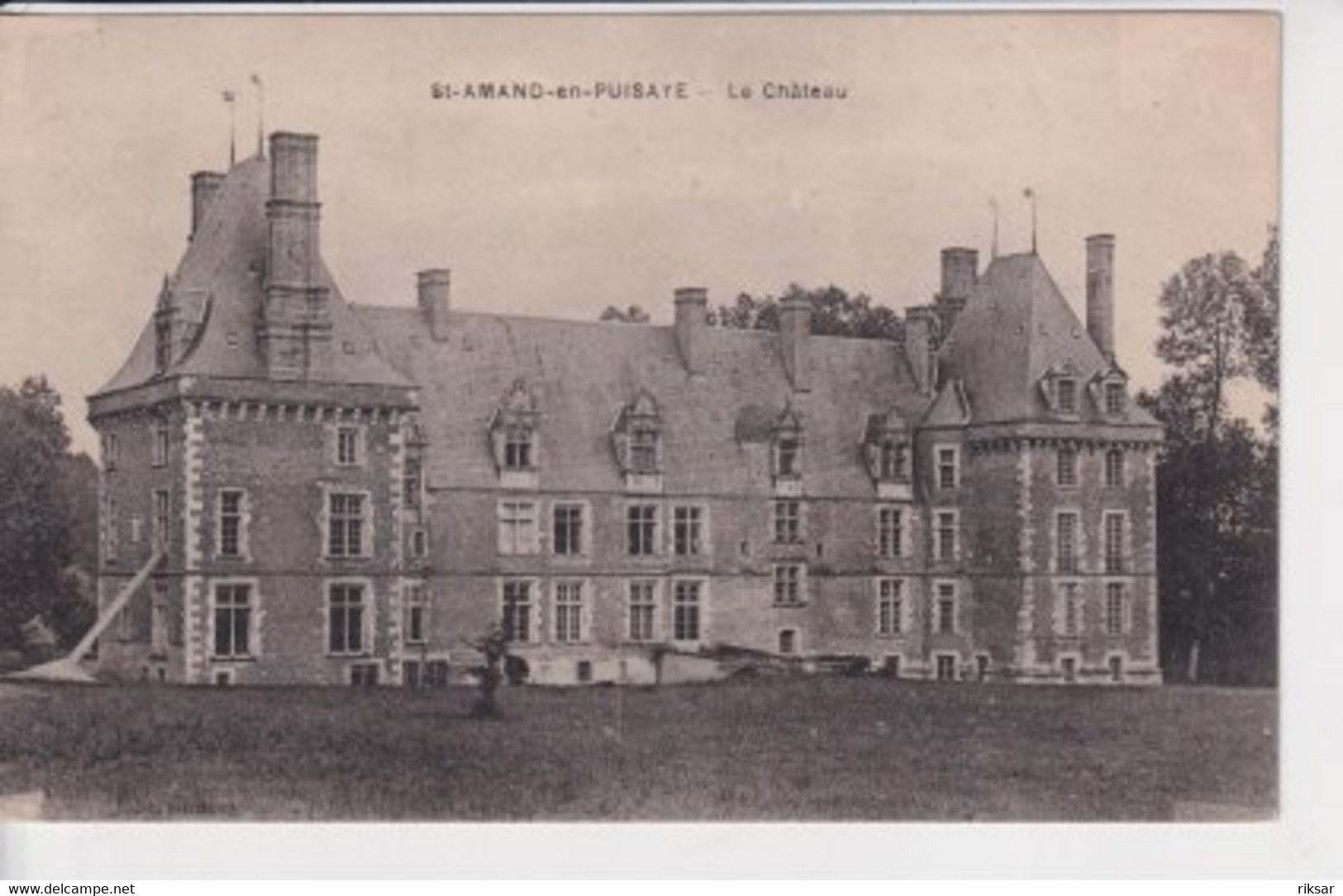 SAINT AMAND EN PUISAYE