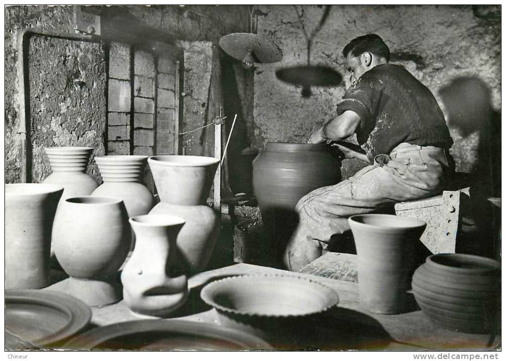 SAINT AMAND EN PUISAYE ATELIER DU POTIER