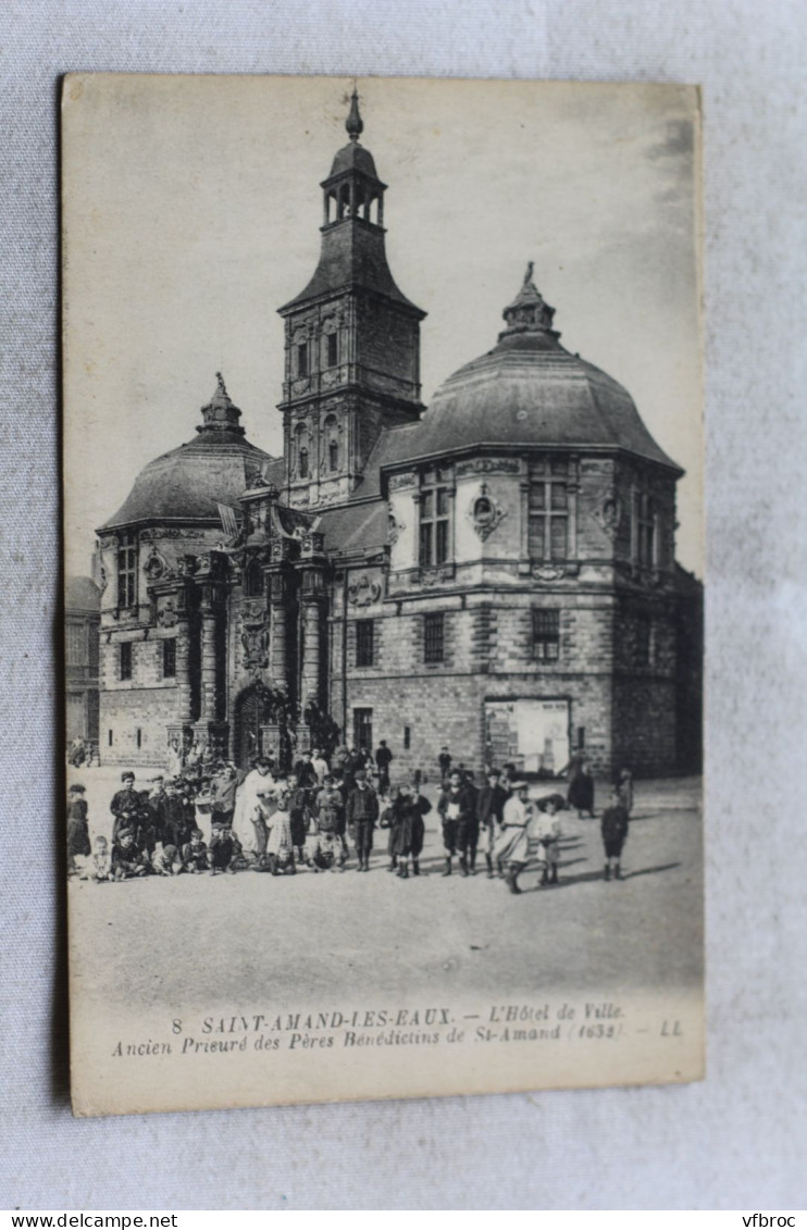 Saint Amand les Eaux, l'hôtel de ville, ancien prieuré des pères bénédictins, Nord 59