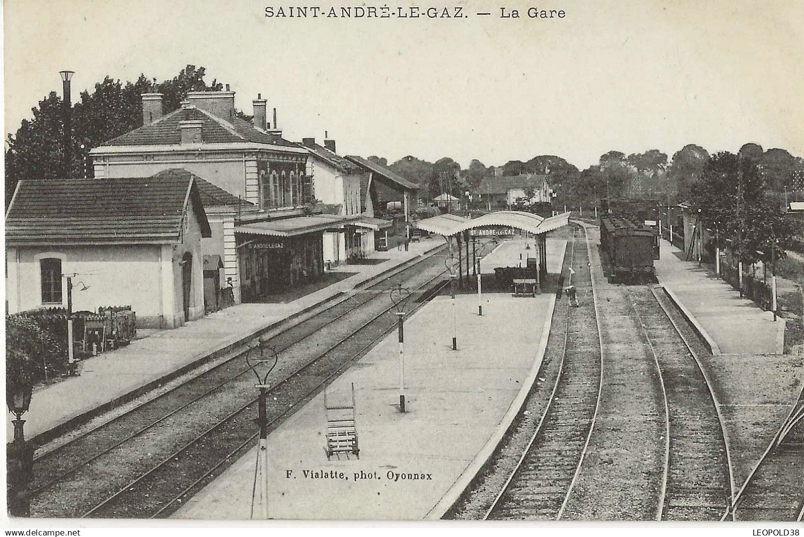 Saint André le Gaz La Gare