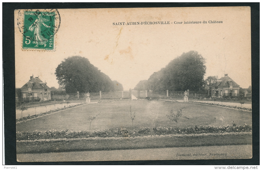 SAINT AUBIN D'ÉCROSVILLE - Cour intérieure du Château