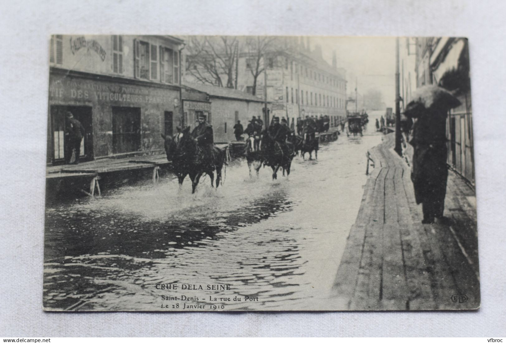 Saint Denis, crue de la Seine, la rue du port, Seine saint Denis 93