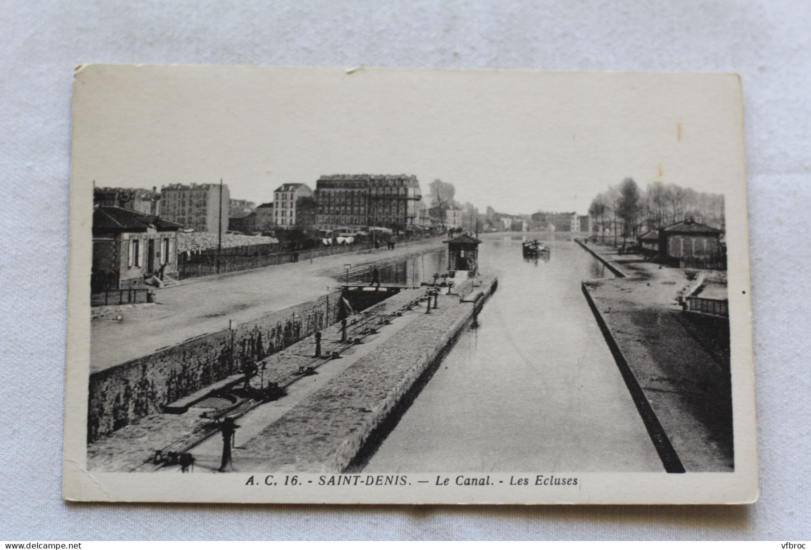 Saint Denis, le canal, les écluses, Seine saint Denis 93