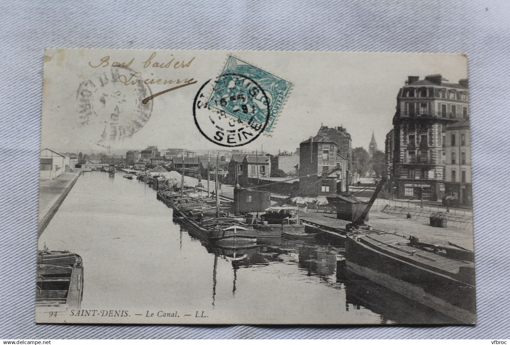 Saint Denis, le canal, péniches et bateliers, Seine saint Denis 93