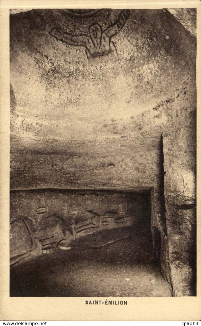 Saint EMilion CPA Les oubliettes dans les catacombes