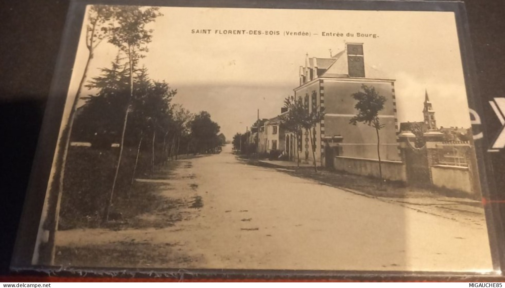 SAINT FLORENT DES  BOIS *-entrée du bourg