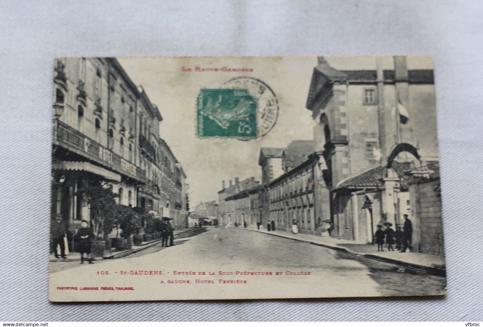 Saint Gaudens, entrée de la sous préfecture et collège, Haute Garonne 31