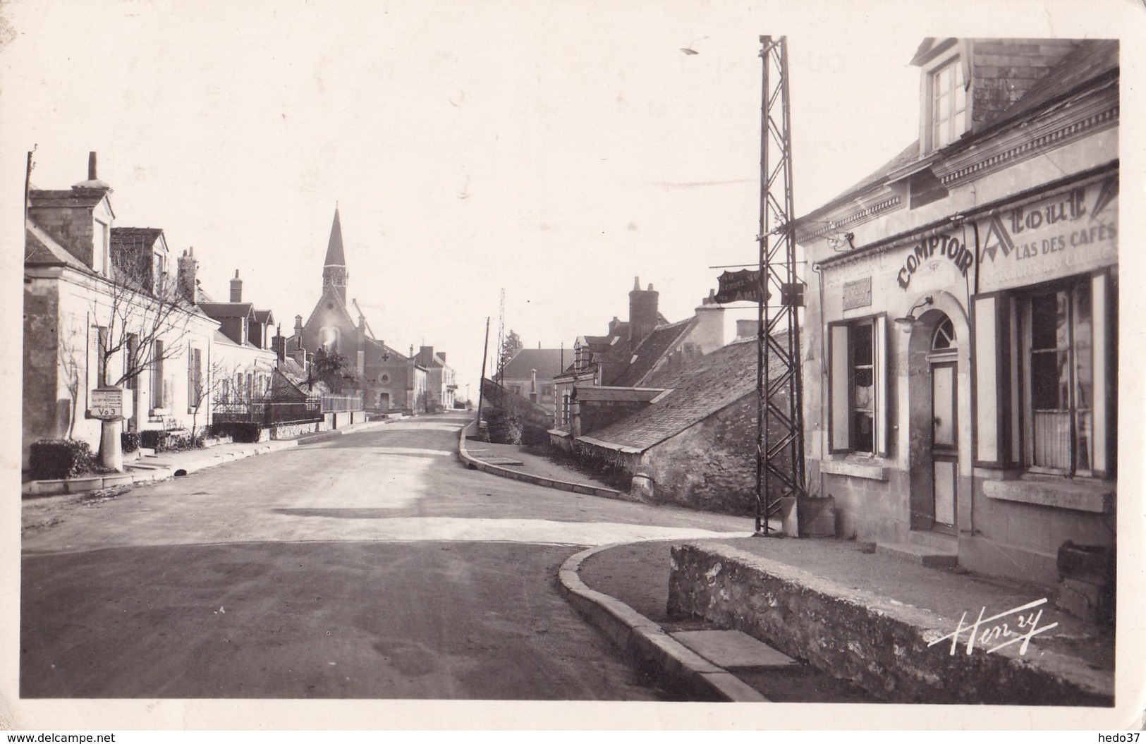 Saint-Genouph - Croisement de la Rue Principale et de la Rue de la Gare