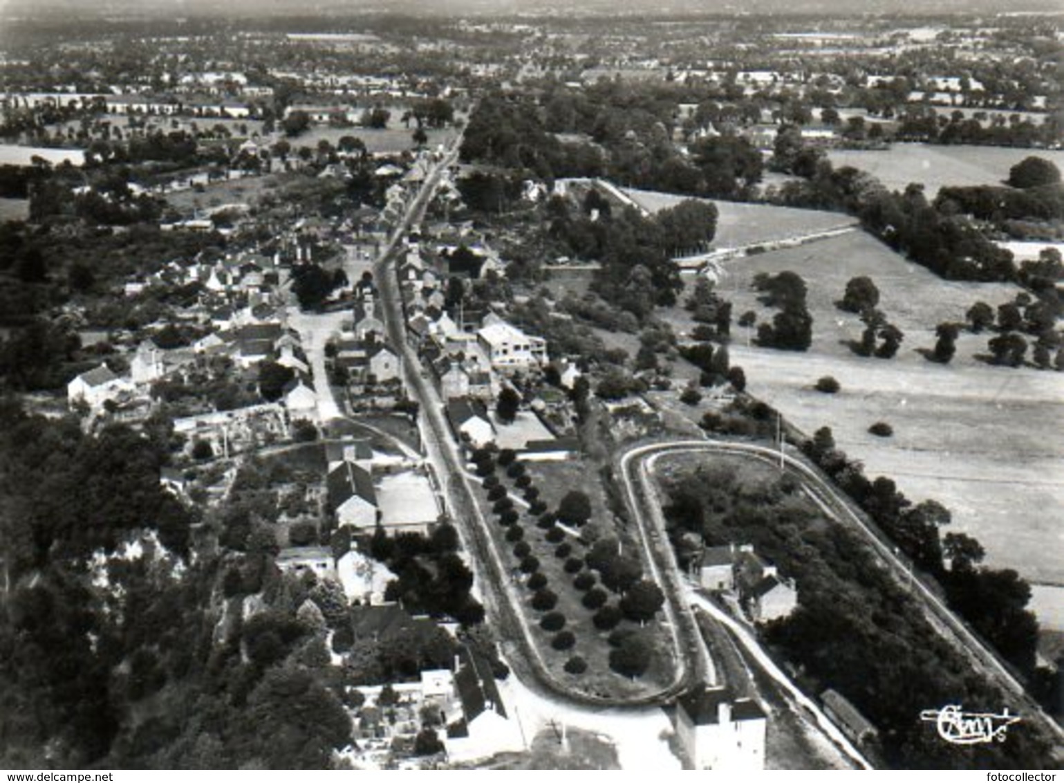 Saint Germain sur Ille (35) : vue générale aérienne n° 2