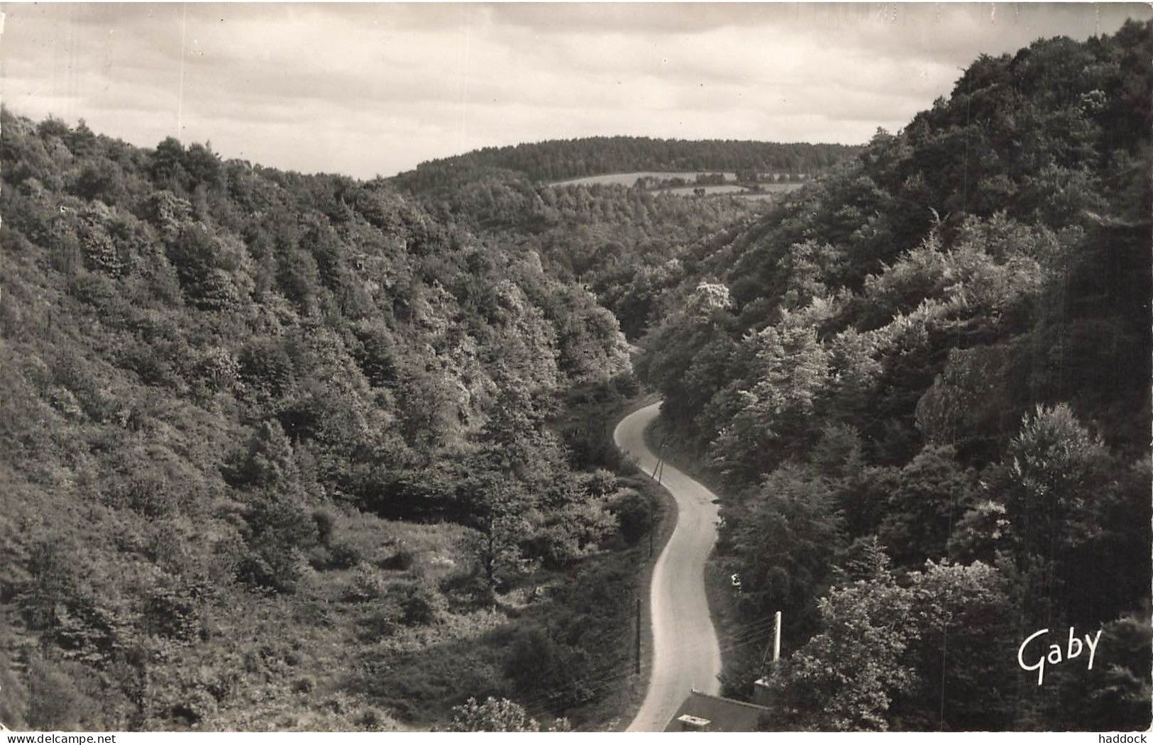 SAINT GILLES VIEUX MARCHE : GORGES DE LA VALLEE DE POULONCRE