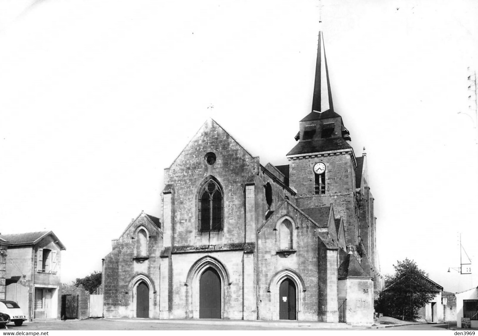 SAINT-HILAIRE-de-RIEZ - L'Eglise