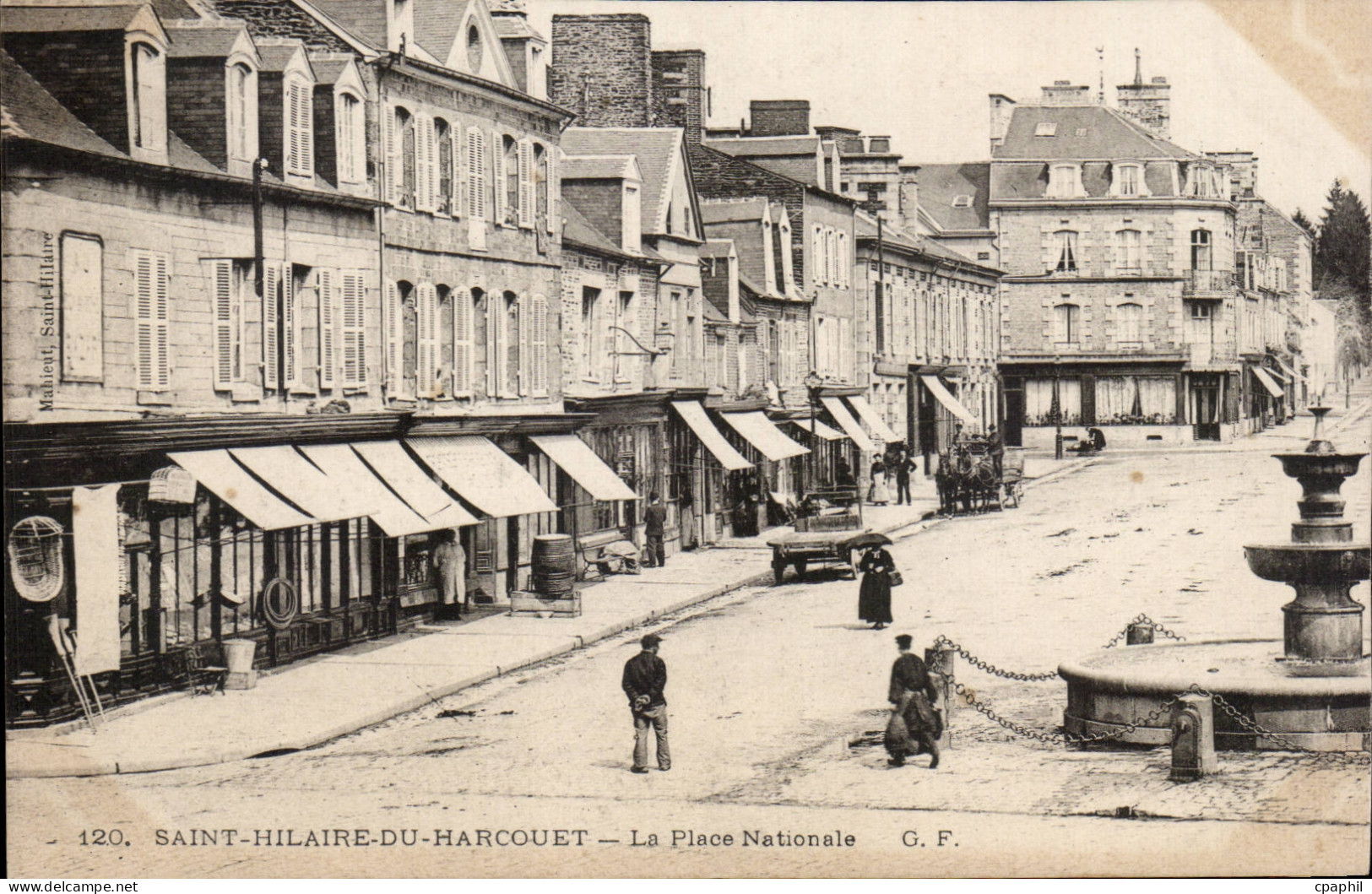 Saint Hilaire du Harcouet - La Place Nationale - CPA