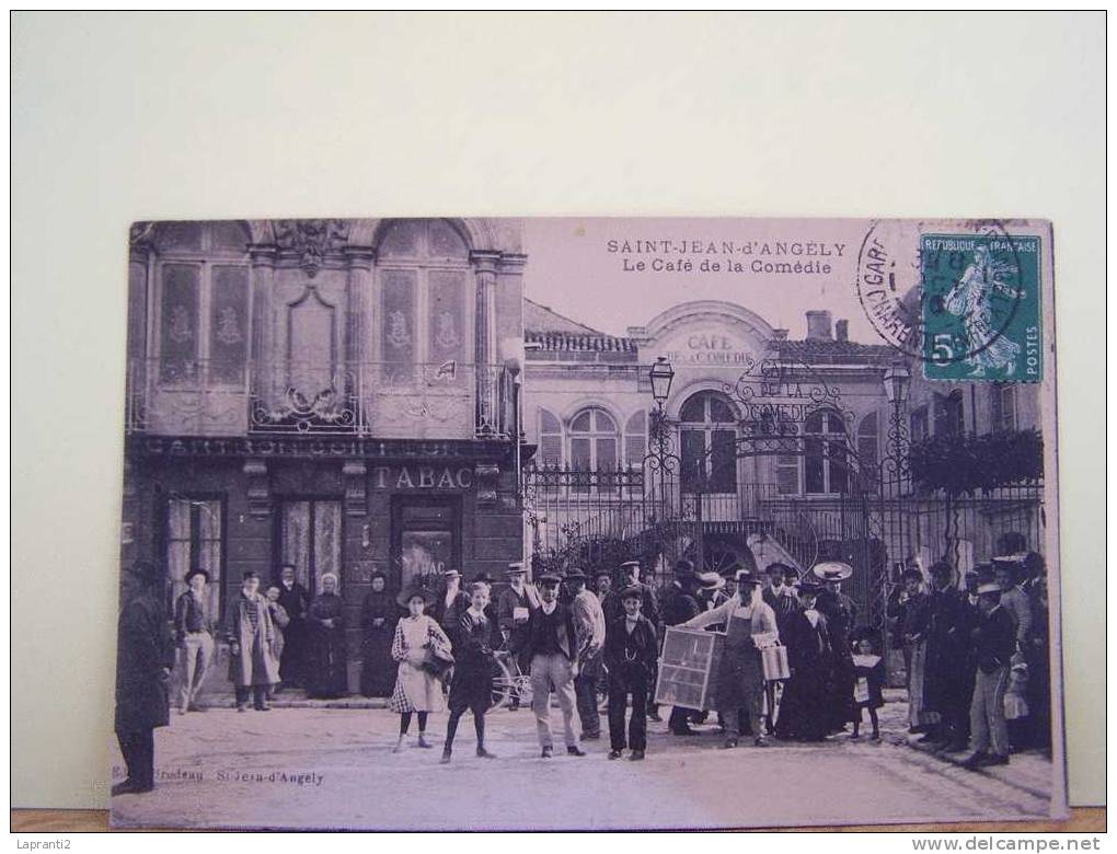 SAINT-JEAN-D´ANGELY (CHARENTE MARITIMES) LES COMMERCES. LES CAFES. LE CAFE DE LA COMEDIE