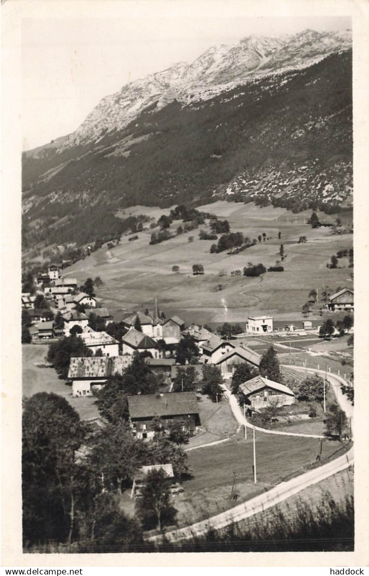 SAINT JEAN DE SIXT : VUE GENERALE ET LE MONT LACHAT