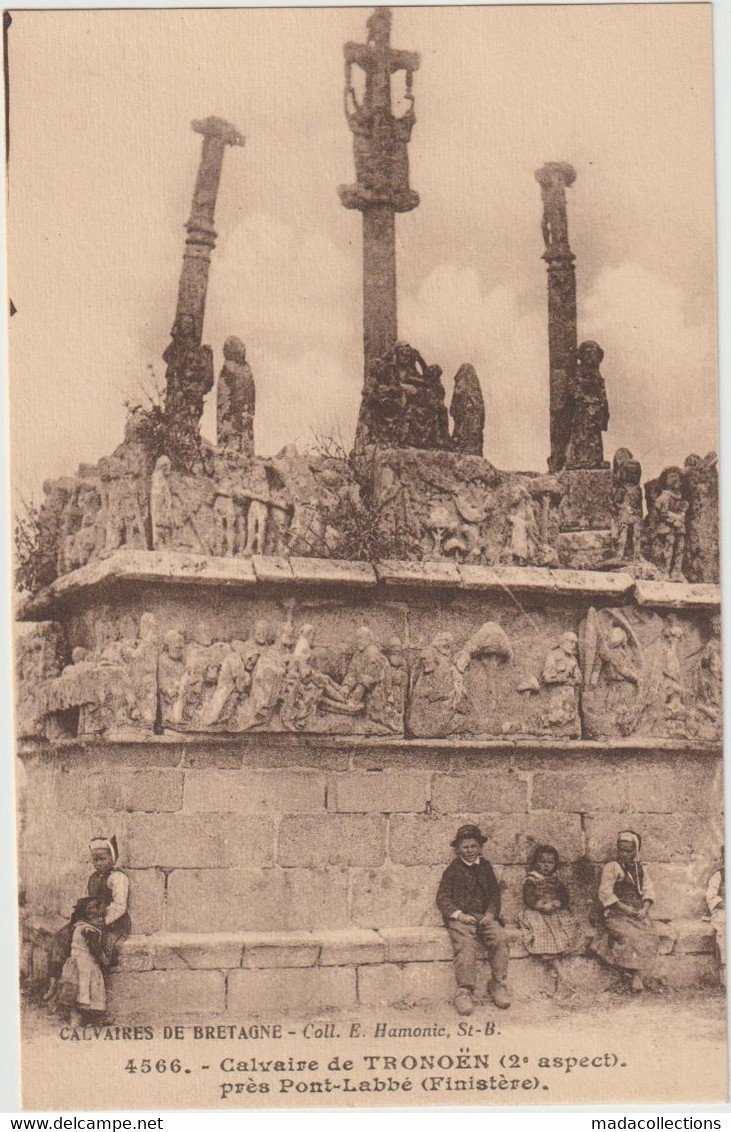 Saint-Jean-Trolimon (29-Finistère)  Calvaire de Tronoën