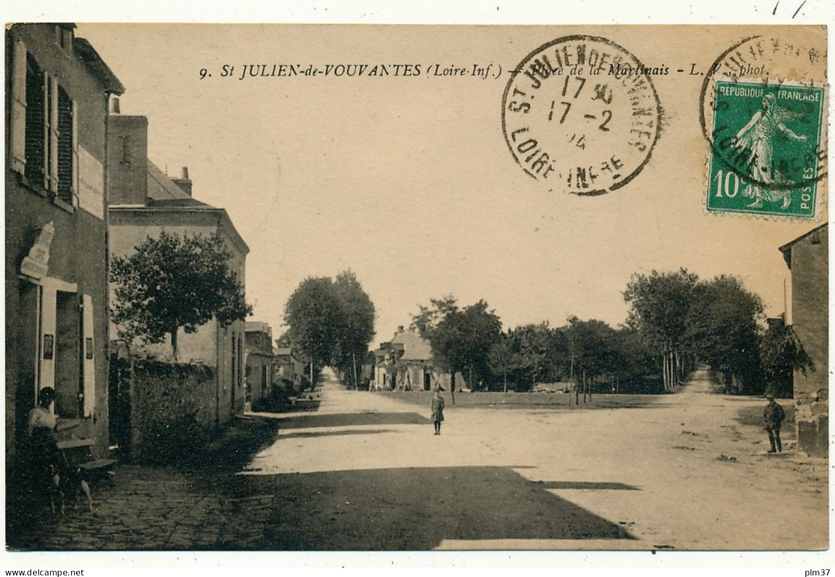 SAINT JULIEN DE VOUVANTES - Place de la Martinais
