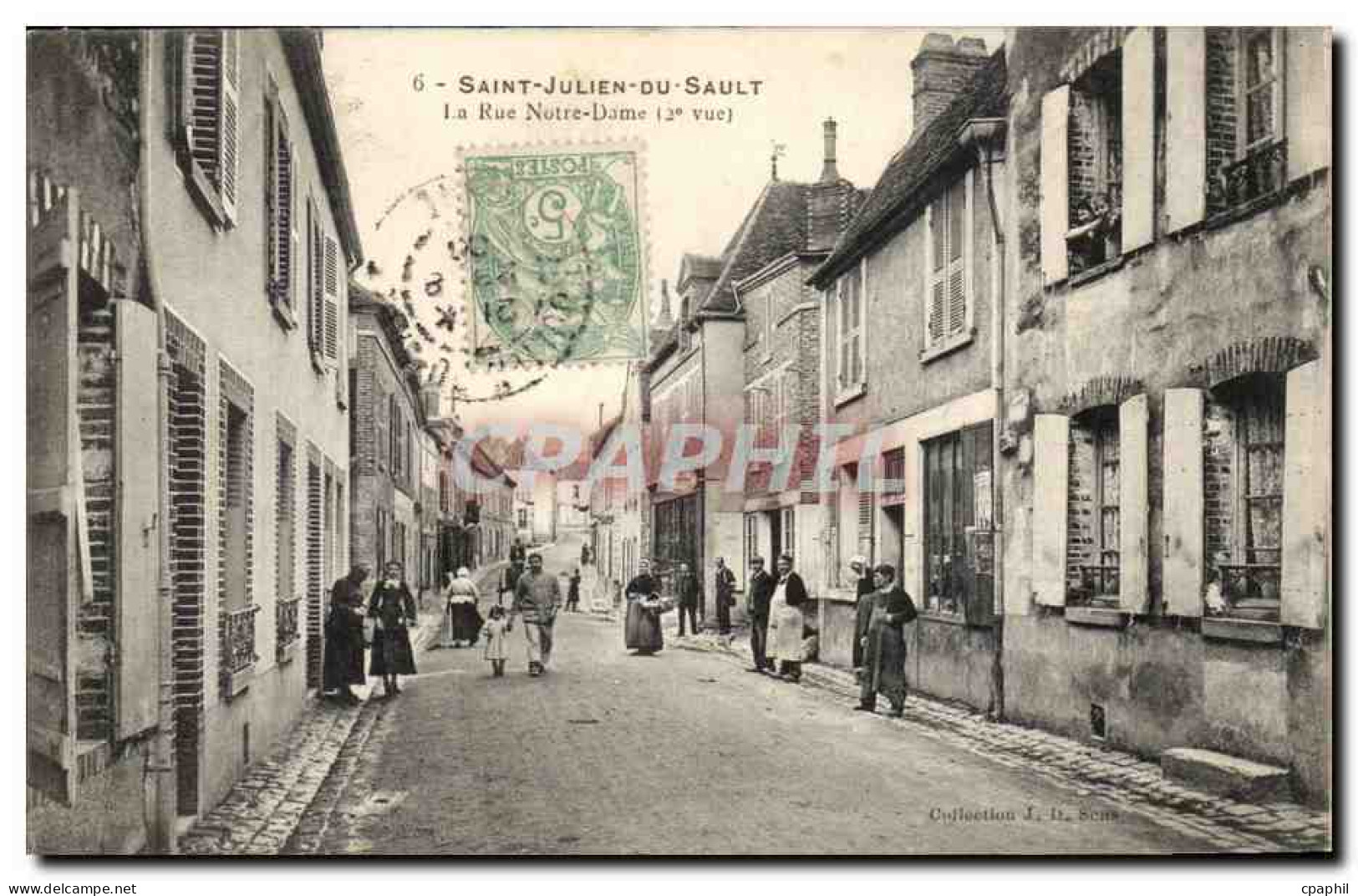 Saint Julien du SAult CPA La rue Notre DAme (2eme vue)