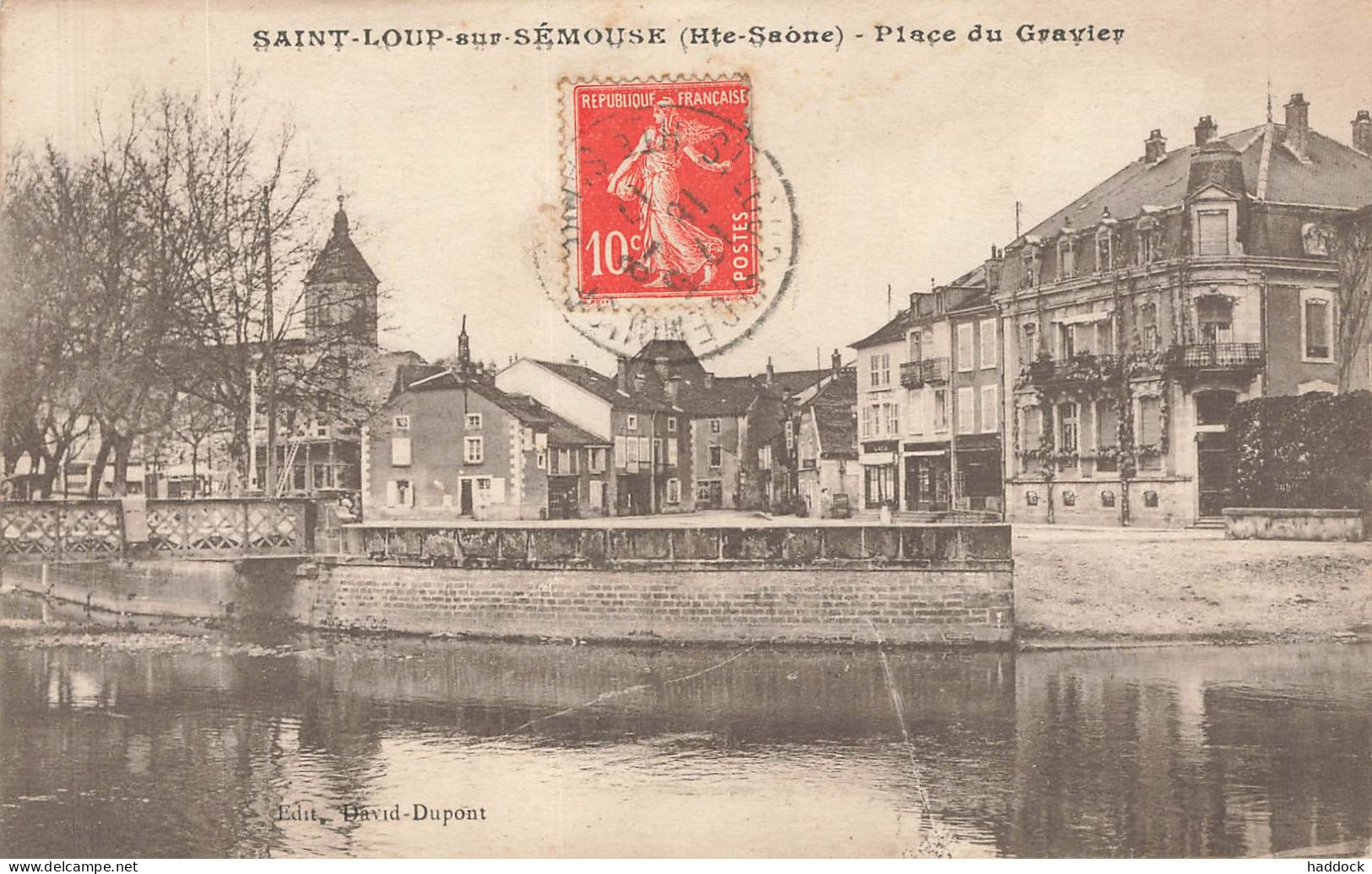 SAINT LOUP SUR SEMOUSE : PLACE DU GRAVIER