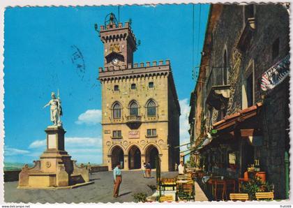 AK 204328 SAN MARINO - Palazzo del Governo e Statua della Libertà