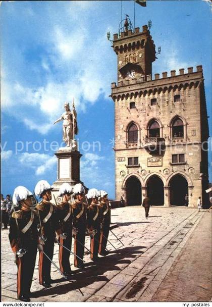 San Marino San Marino Palazzo del Governo mit Gardesoldaten