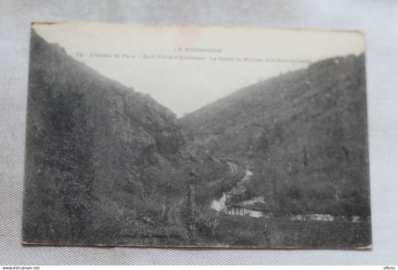 Saint Pierre d'Entremont, la vallée du Noireau et le mont Cerisy, Orne 61