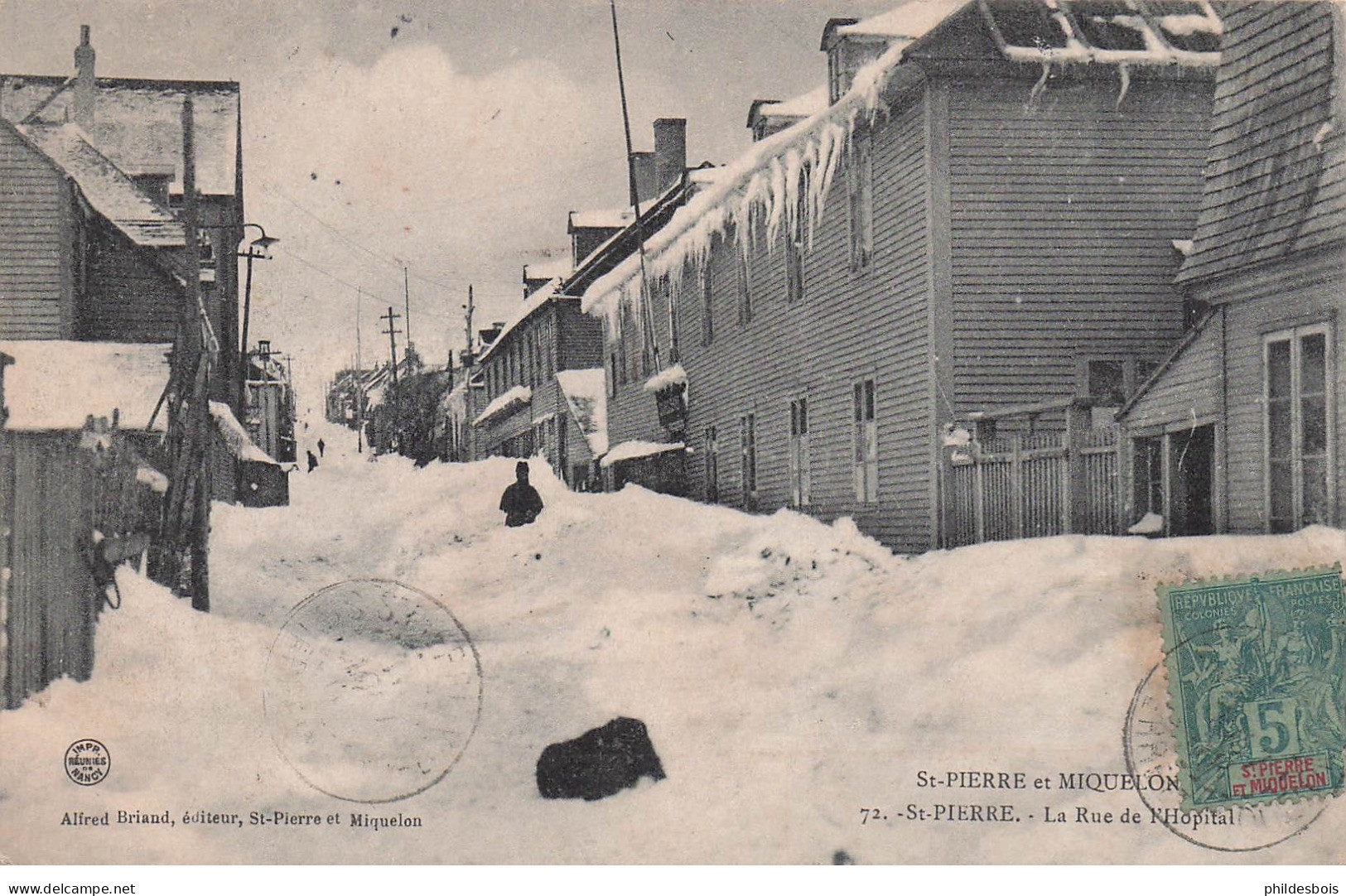 SAINT PIERRE ET MIQUELON  la rue de l'hopital en hiver