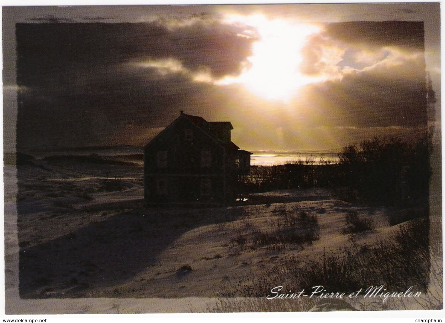 Saint-Pierre et Miquelon - Saint-Pierre - Coucher de soleil sur l'Etang de Savoyard en hiver