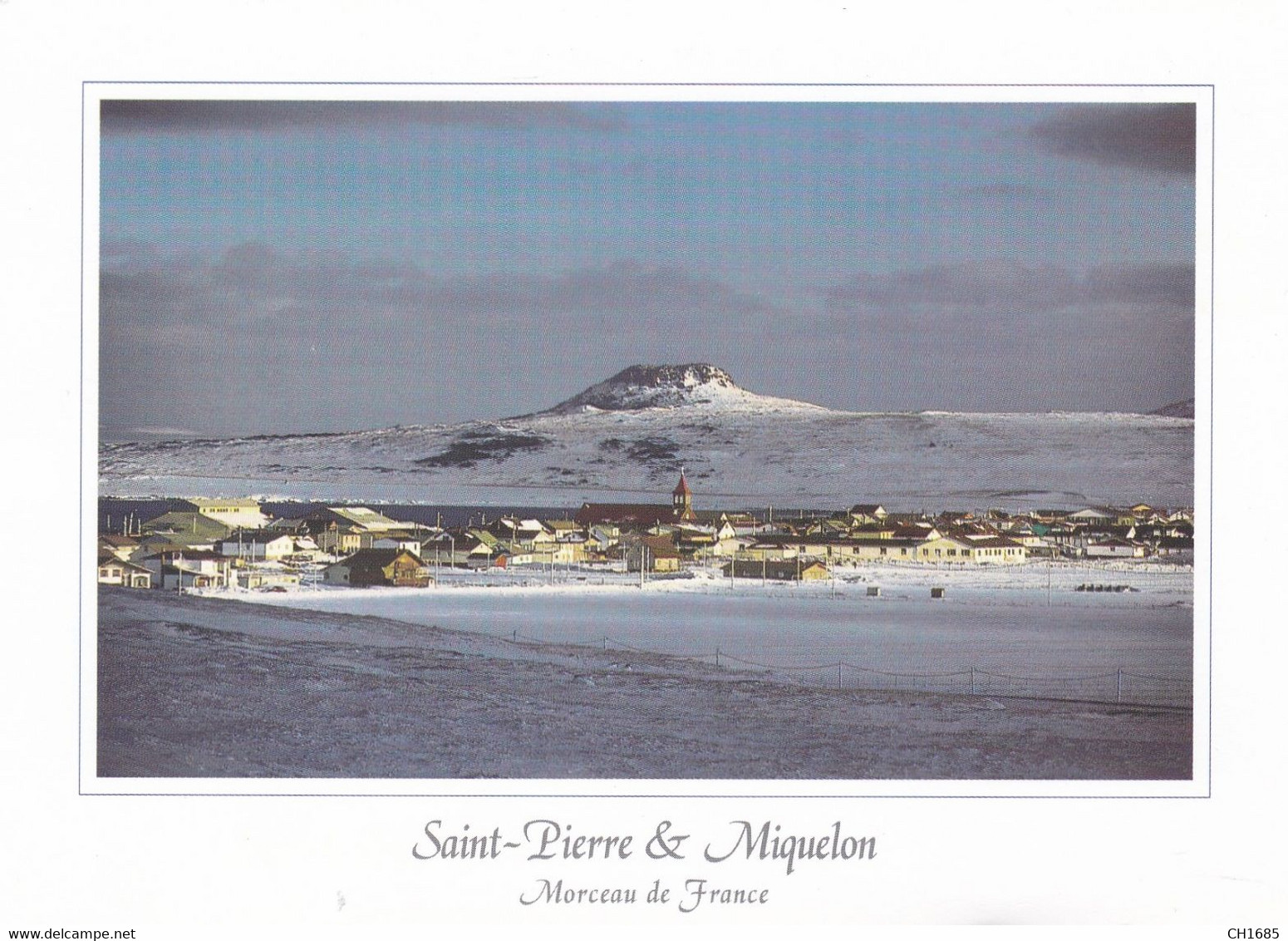 SAINT-PIERRE-et-MIQUELON : Vue sur l'ile en hiver
