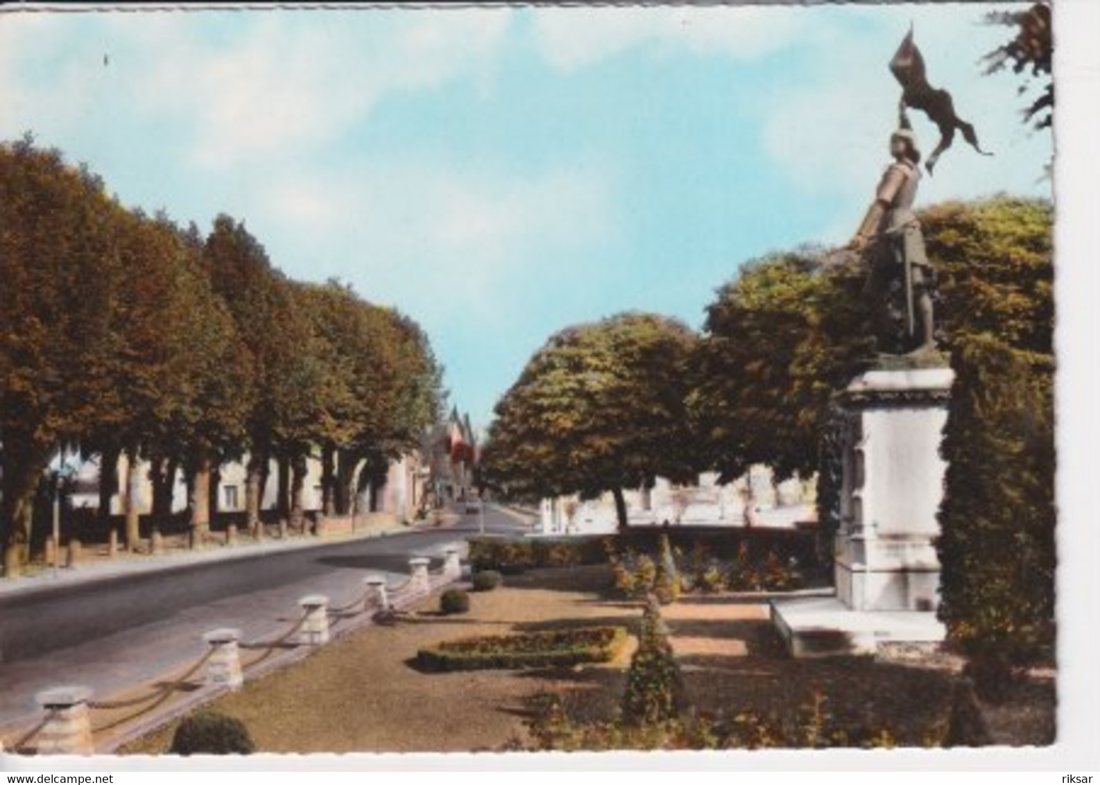 SAINT PIERRE LE MOUTIER