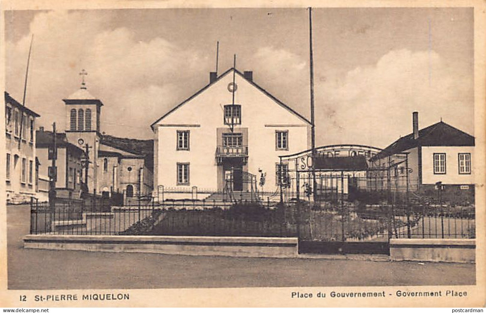 Saint-Pierre & Miquelon - Place du Gouvernement - Ed. Léon Briand 12