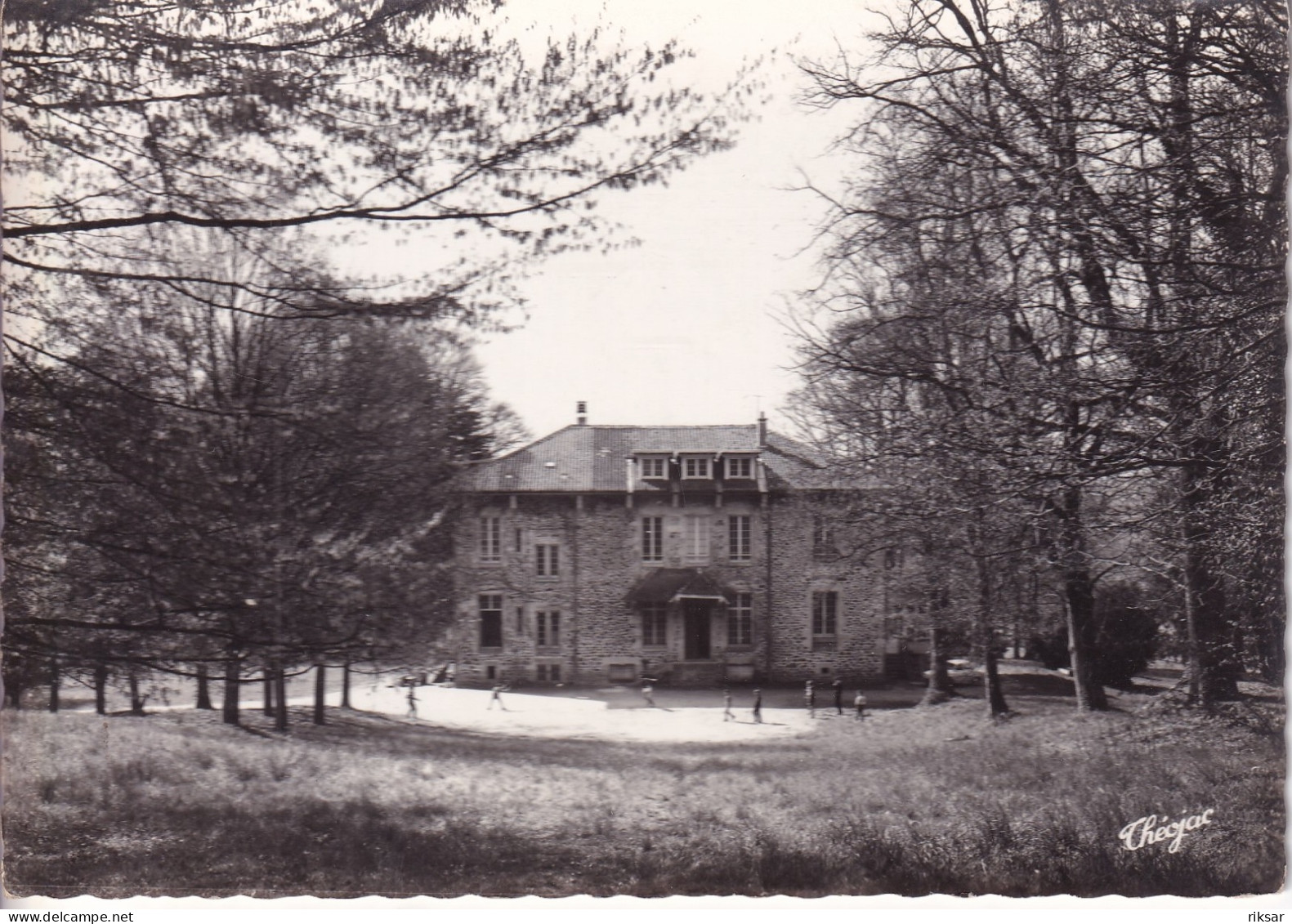 SAINT PRIEST TAURION(COLONIE MONTREUIL)