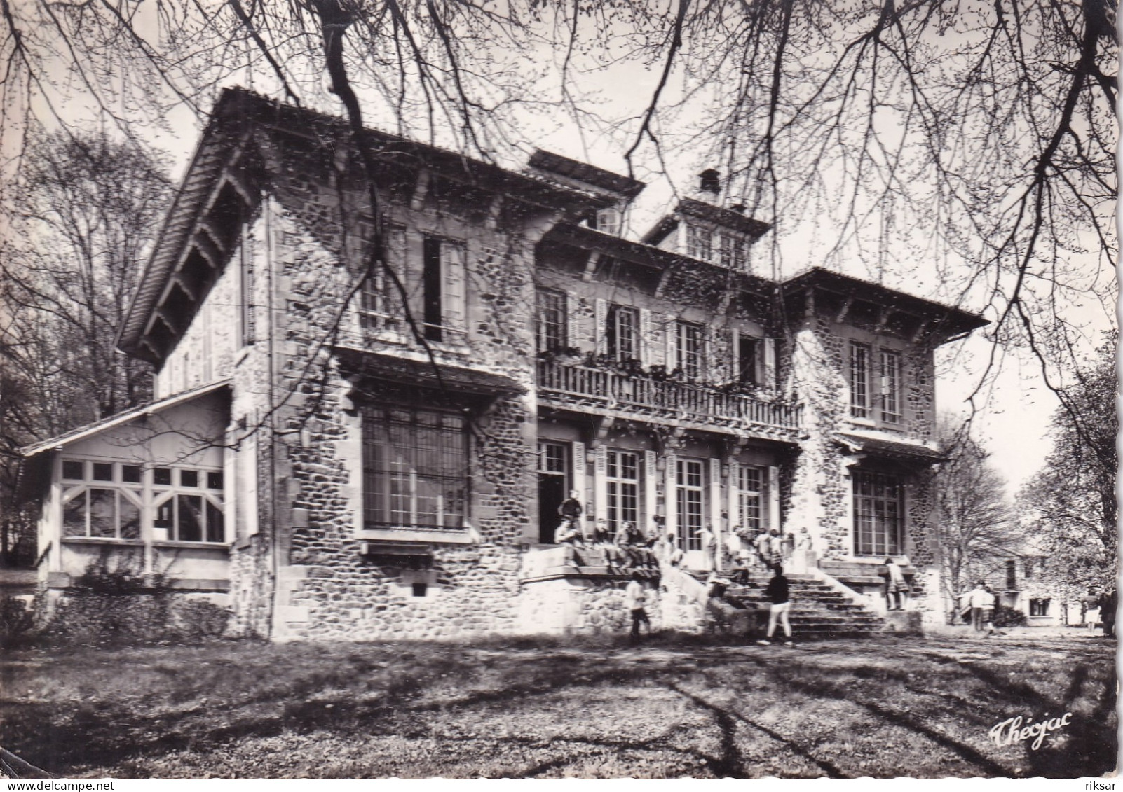 SAINT PRIEST TAURION(COLONIE MONTREUIL)