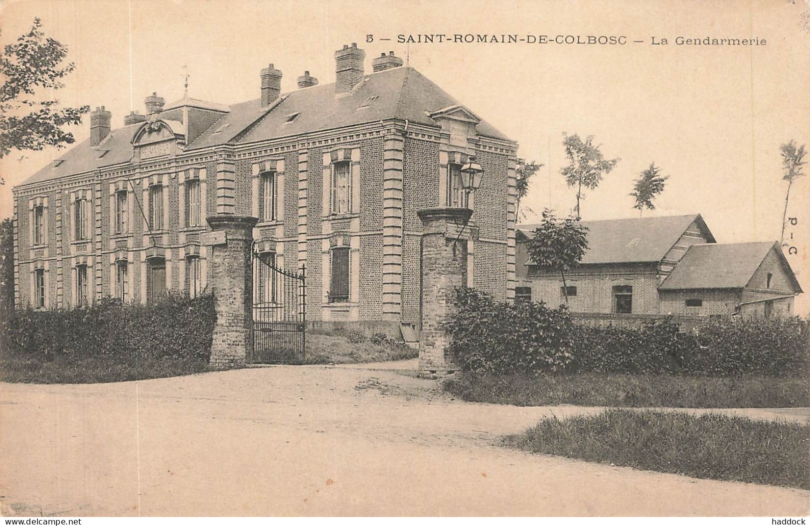 SAINT ROMAIN DE COLBOSC : LA GENDARMERIE