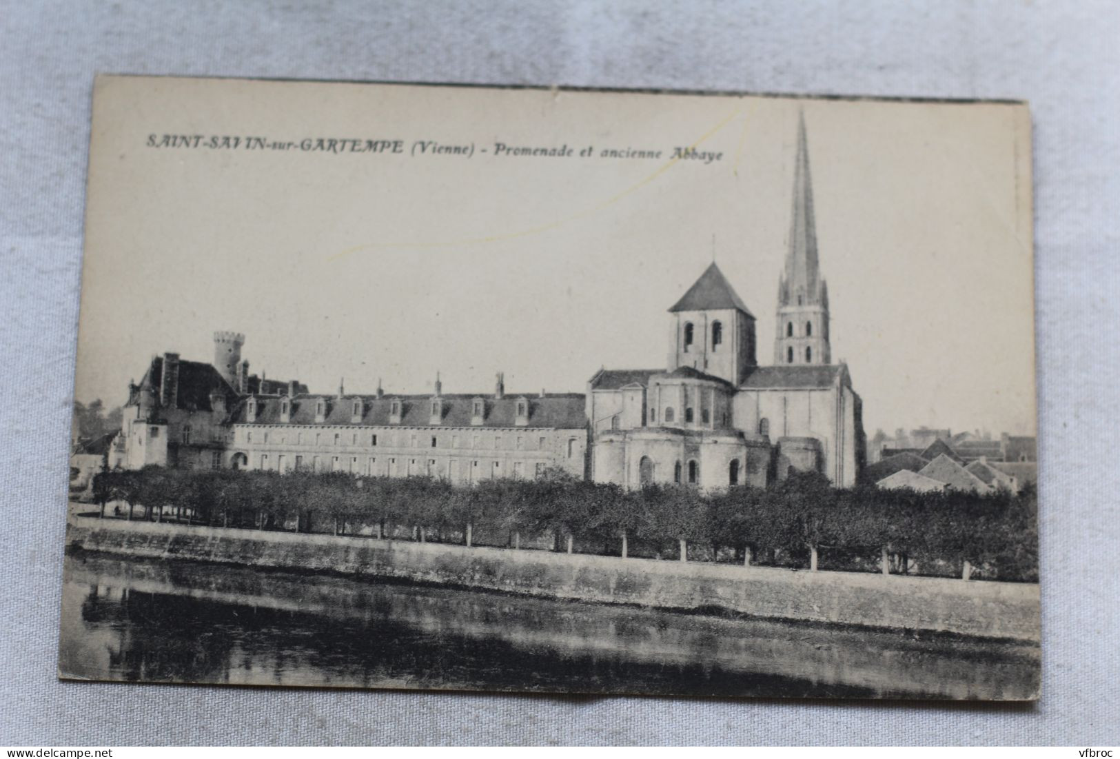 Saint Savin sur Gartempe , promenade et ancienne abbaye, Vienne 86